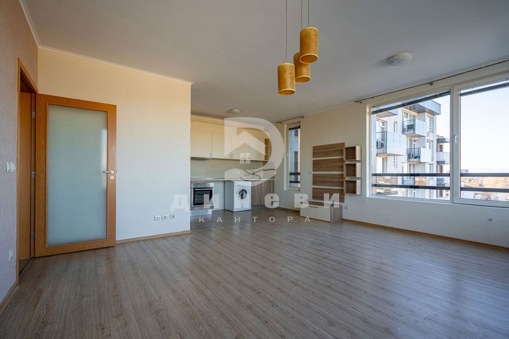 Тристаен апартамент в Кършияка