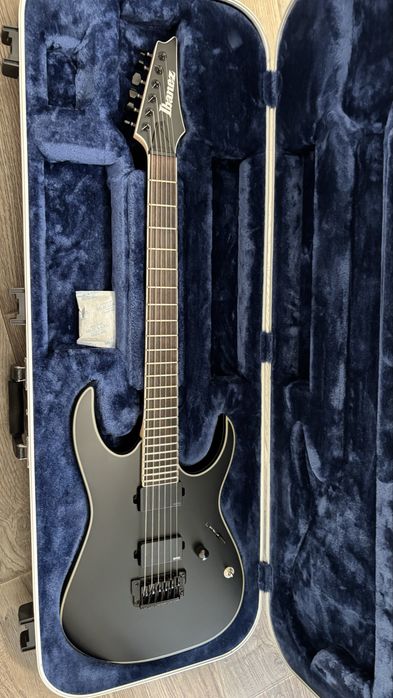 Ibanez iron label rgir30bfe + твърд калъф