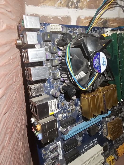 плата на 775 с процессором dial core e5500