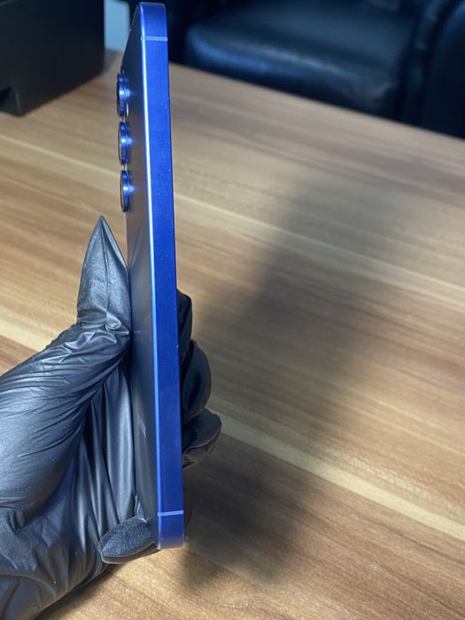 Samsung Galaxy s25+ • 256 GB • Navy