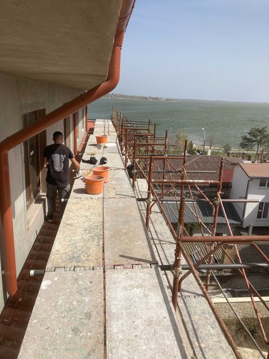 Echipă construcții și amenajări fațade