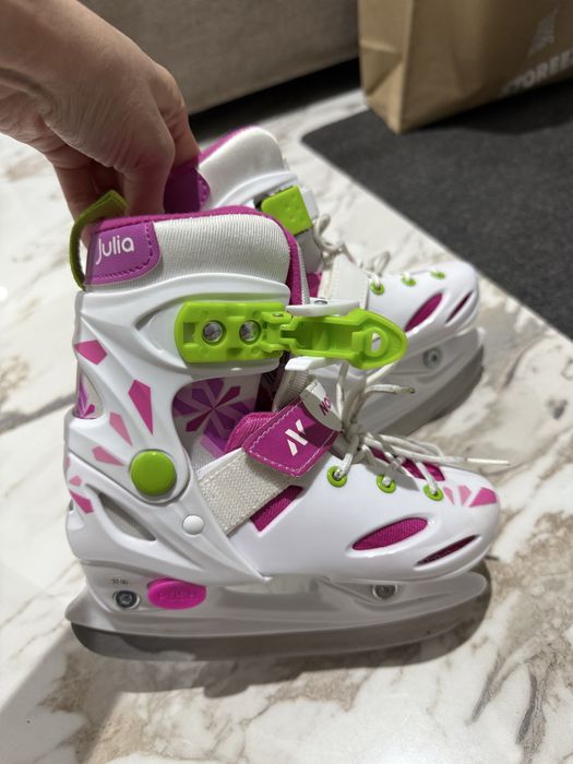 Продам детские коньки