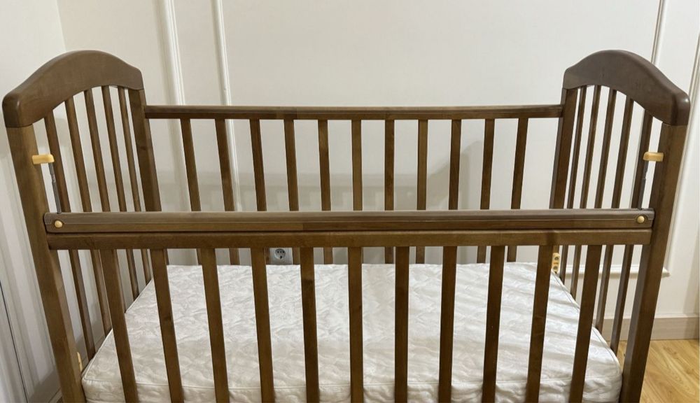 Кроватка детская.