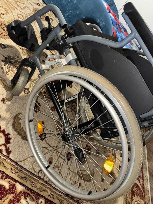 Продам инвалидный коляска срочно