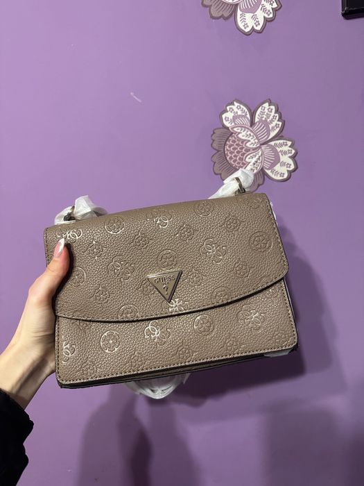 Дамска чанта Guess