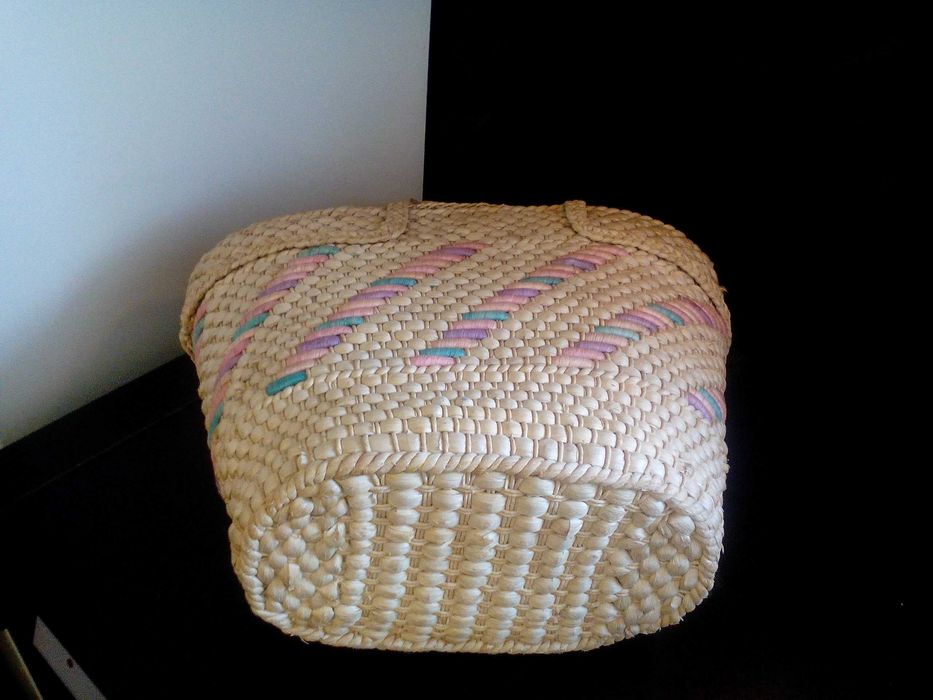 Стилна плетена чанта