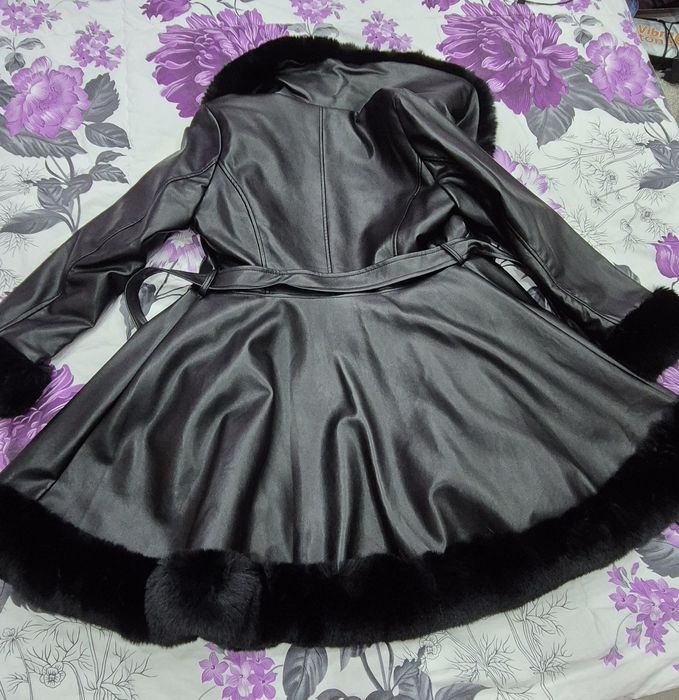 Черно зимно яке естествена кожа еко пух. Ново Размер Л Цена 250 лв.