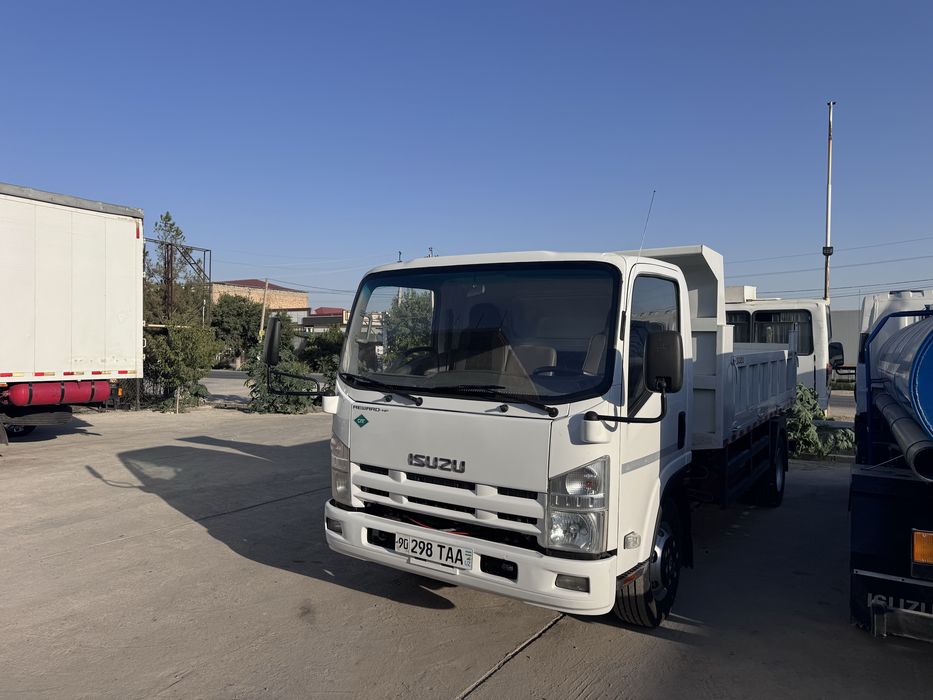 Isuzu Samasval 2011