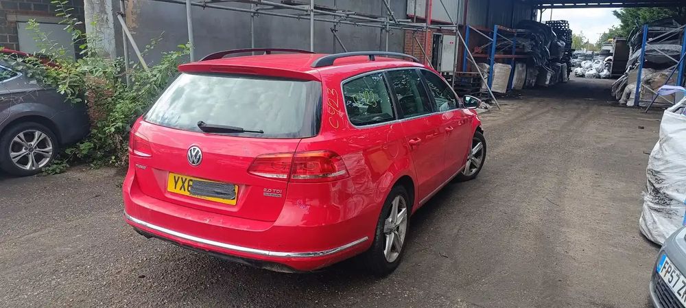 Dezmembrari / Dezmembrez VW Passat B7 2.0 CFFB cutie viteze manuală cod culoare LY3D