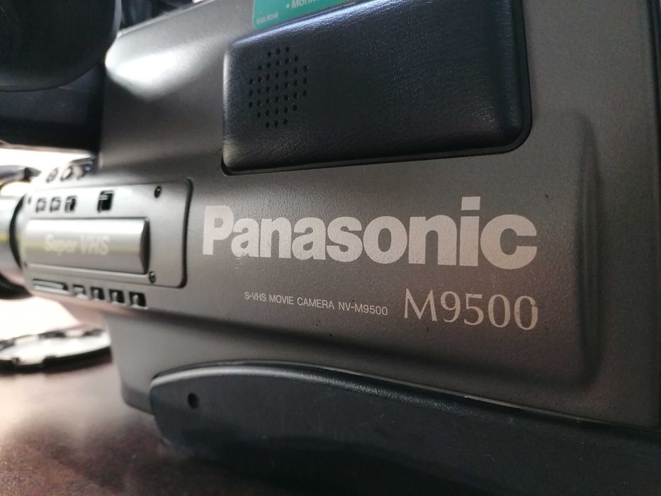 Cameră video s VHS M9500 profesională