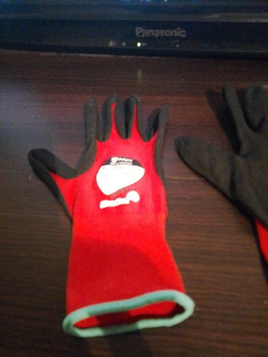 Работни ръкавици удобни за работата.