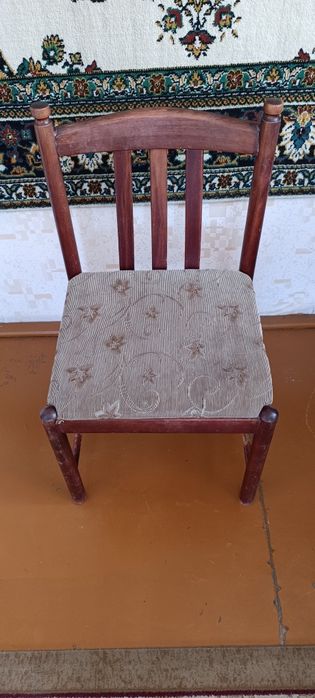 Продам стулья б/у 6 шт