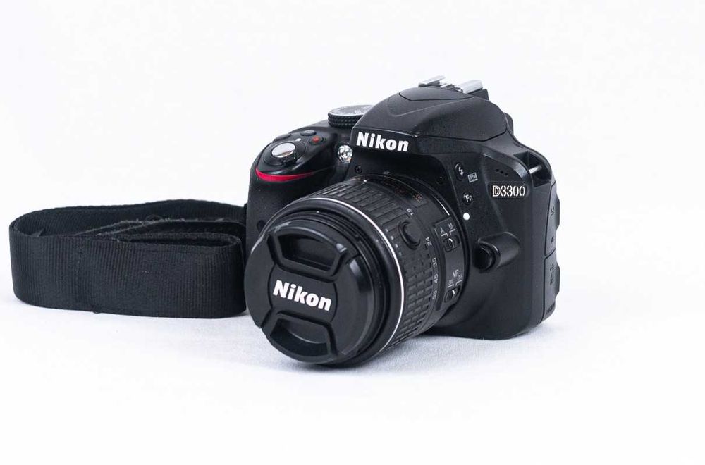 Nikon D3300 kit + obiectiv 18-55mm - 22.000 de cadre - Aparat foto DSLR