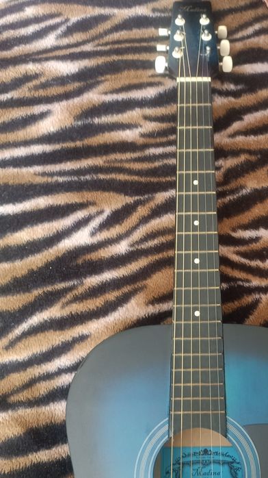 Гитара акустическая