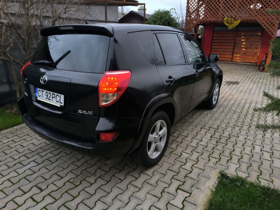 Vând Toyota RAV4