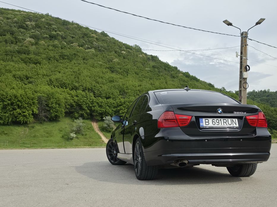 BMW Seria 3  E90 320D
