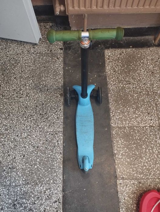 Продавам Детска Тротинетка