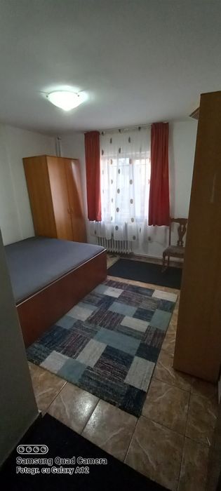 Inchiriez apartament 3 cam decomandat