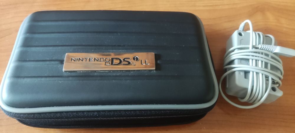Nintendo DSi LL japoneza