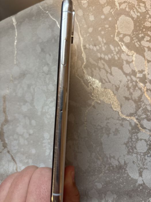 Vând iphone X .....