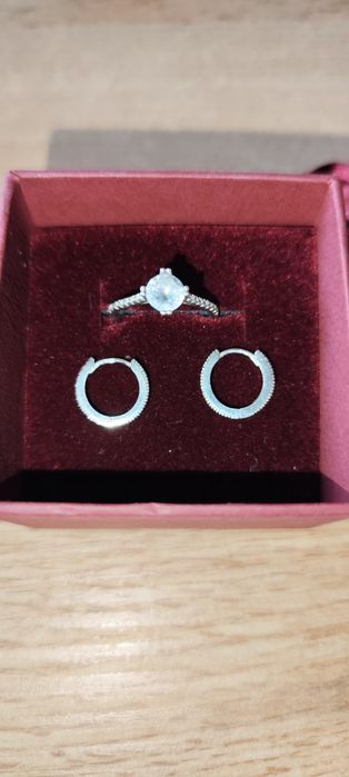 пръстен и обеци със кутийка