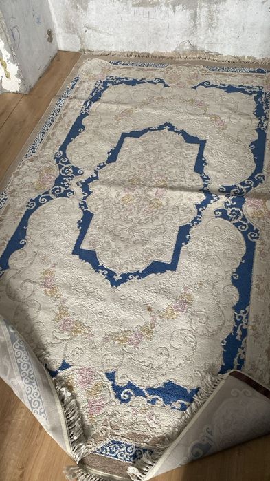 Продам ковер в хорошем состояний