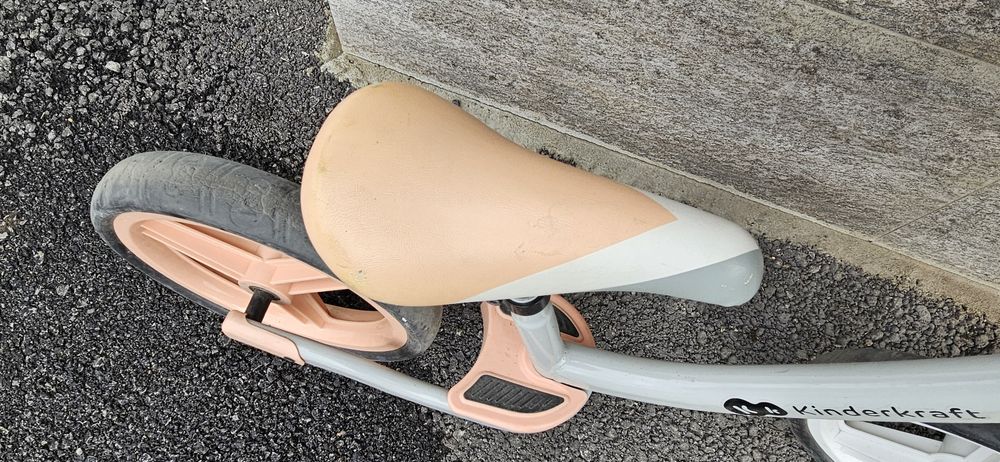 Детско колело за баланс Kinderkraft Space корал