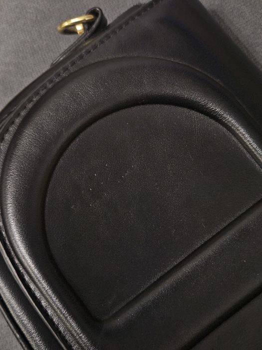 Продаю чёрную сумку