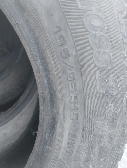 Продам зимнюю резину.