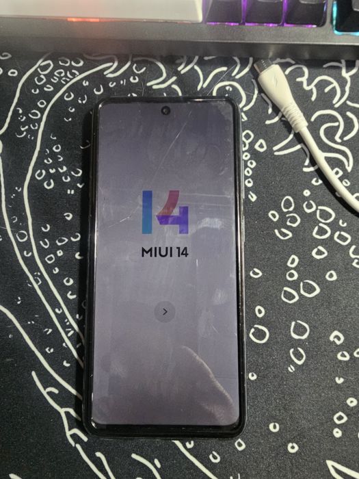 Продам телефон редми