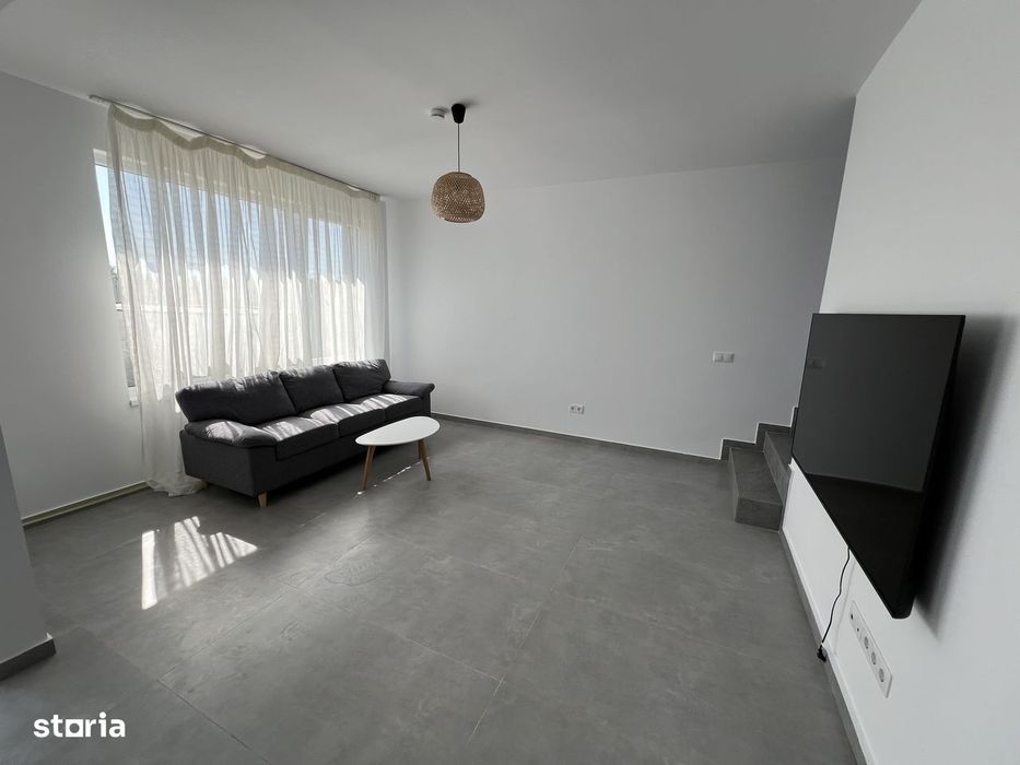 Casă nouă de închiriat – 5 camere, tip înșiruit, zona Cristian