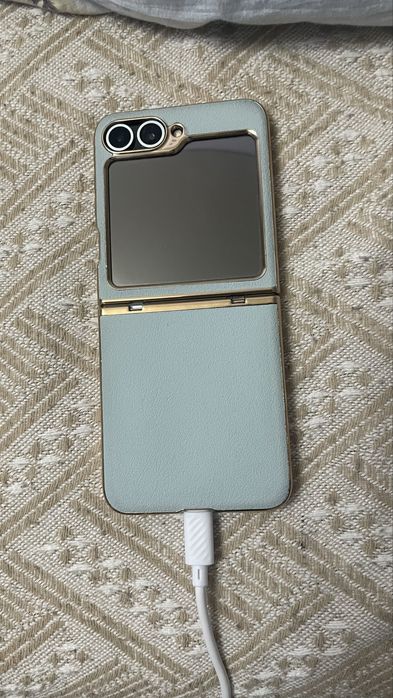 samsung galaxy Z Flip6