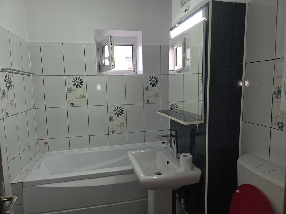 Apartament cu 3 camere modern si spatios in Fratii Golesti