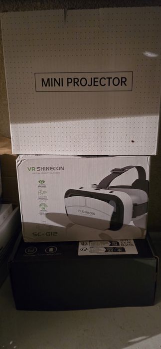 Vr очила или мини проектор
