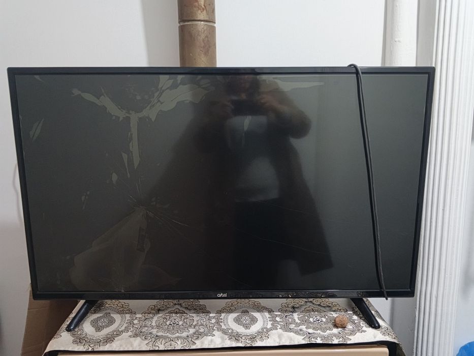 Телевизор сломанный