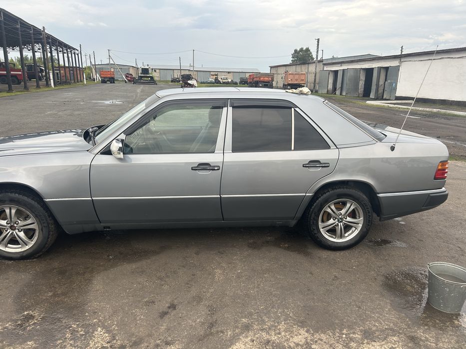 Продам мерседес 124