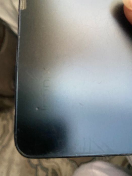 Телефон infinix       И