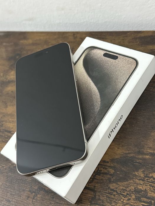 iPhone 15 Pro Max . 256 gb . 100%