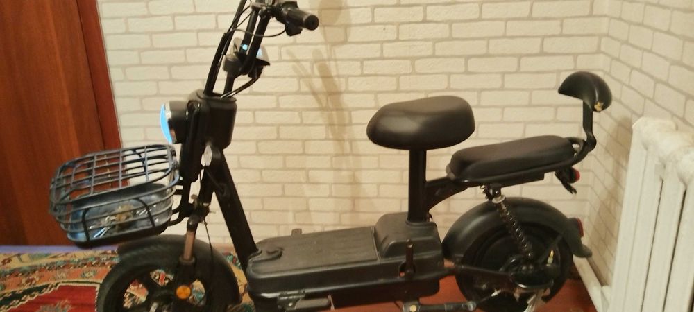 Сам скутер в хорошем состоянии