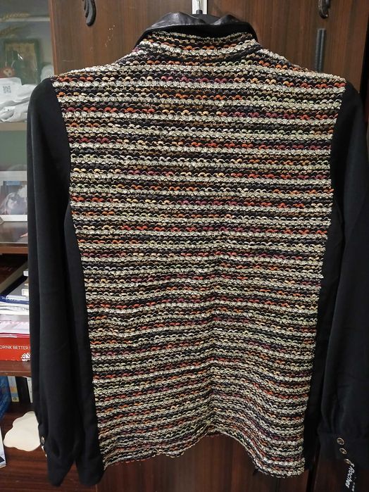 Lucy Шарена вълнена риза с черни ръкави