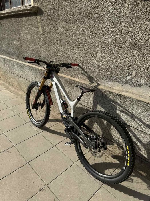YT full carbon 29 L