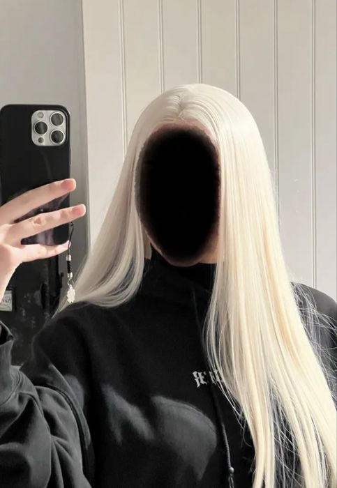 Perucă milky white 56 cm