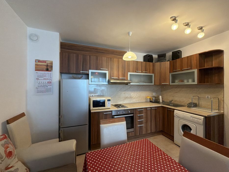 Топ локация! Ексклузивен тристаен имот под наем , Вива Комплекс  в рай