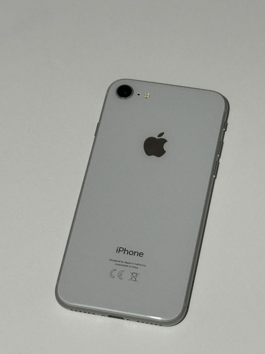 iPhone 8 - 64GB Silver • Ca Nou • 100% Sanatate baterie • Neverlocked