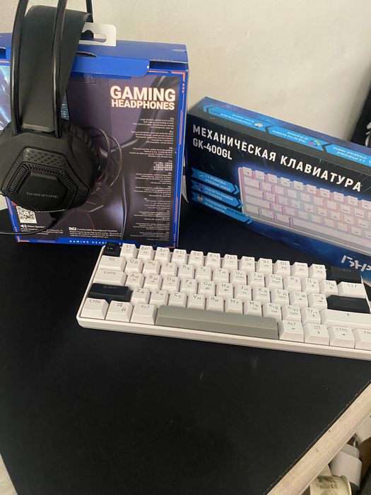 Породам клаву 60% механика подарк наушники с микрафонам