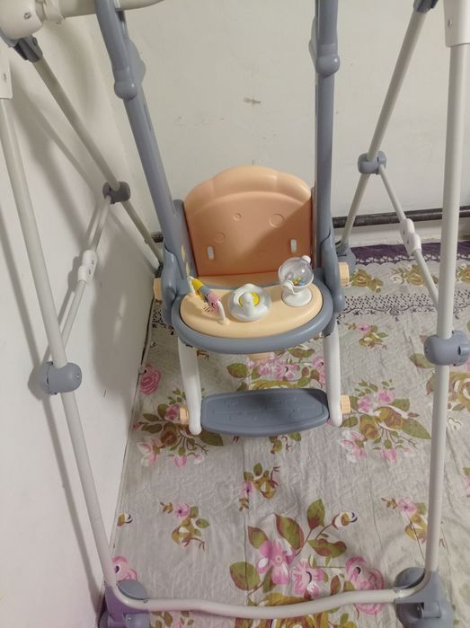 Детская качеля почти новая