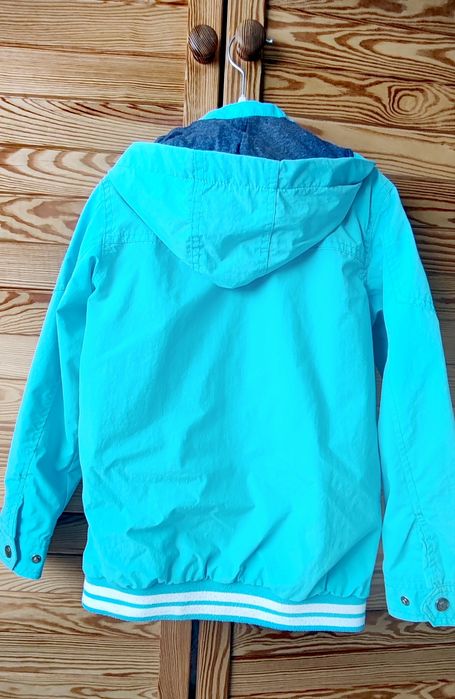 Geaca anti-vant LC Waikiki marime 128-134 cm