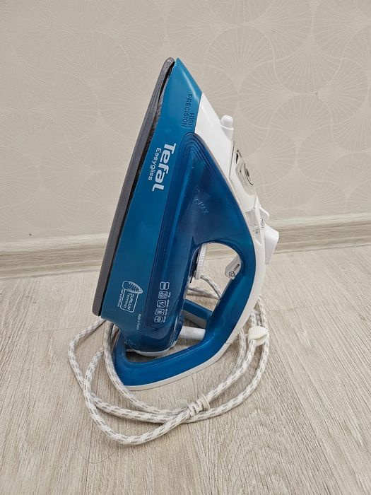 Утюг, Tefal. В рабочем состоянии