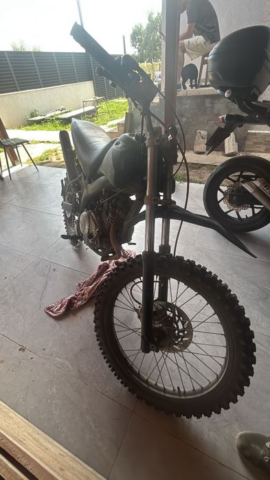 Vând 2 motociclete Yamaha xt125