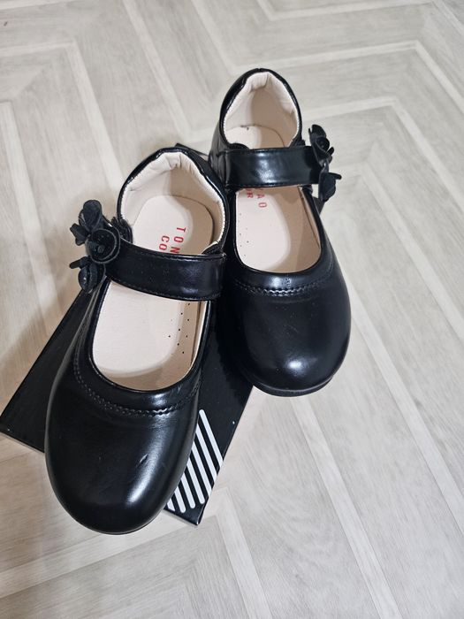 Новые туфли на девочку